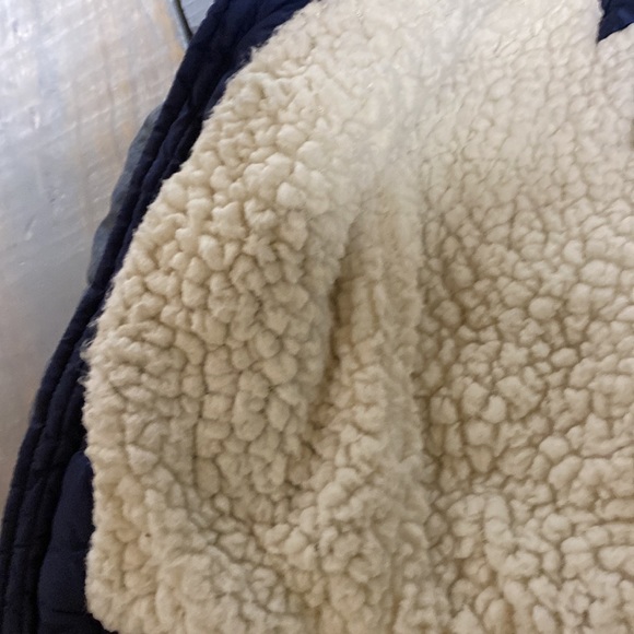 Infant boy puffer jacket size 18 months. (249/3) - Picture 3 of 8